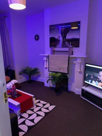 Berks Luxury Serviced Apartments,5 Bedrooms, 5 Double Beds, 2 Bathrooms, Free Super Fast Wifi & Parking Earley エクステリア 写真